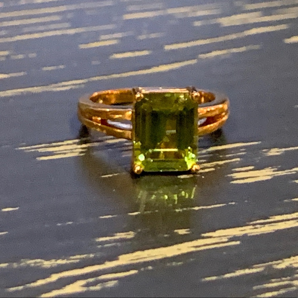 Imitation Peridot Yellow Tone Fashion Ring - Picture 2 of 7